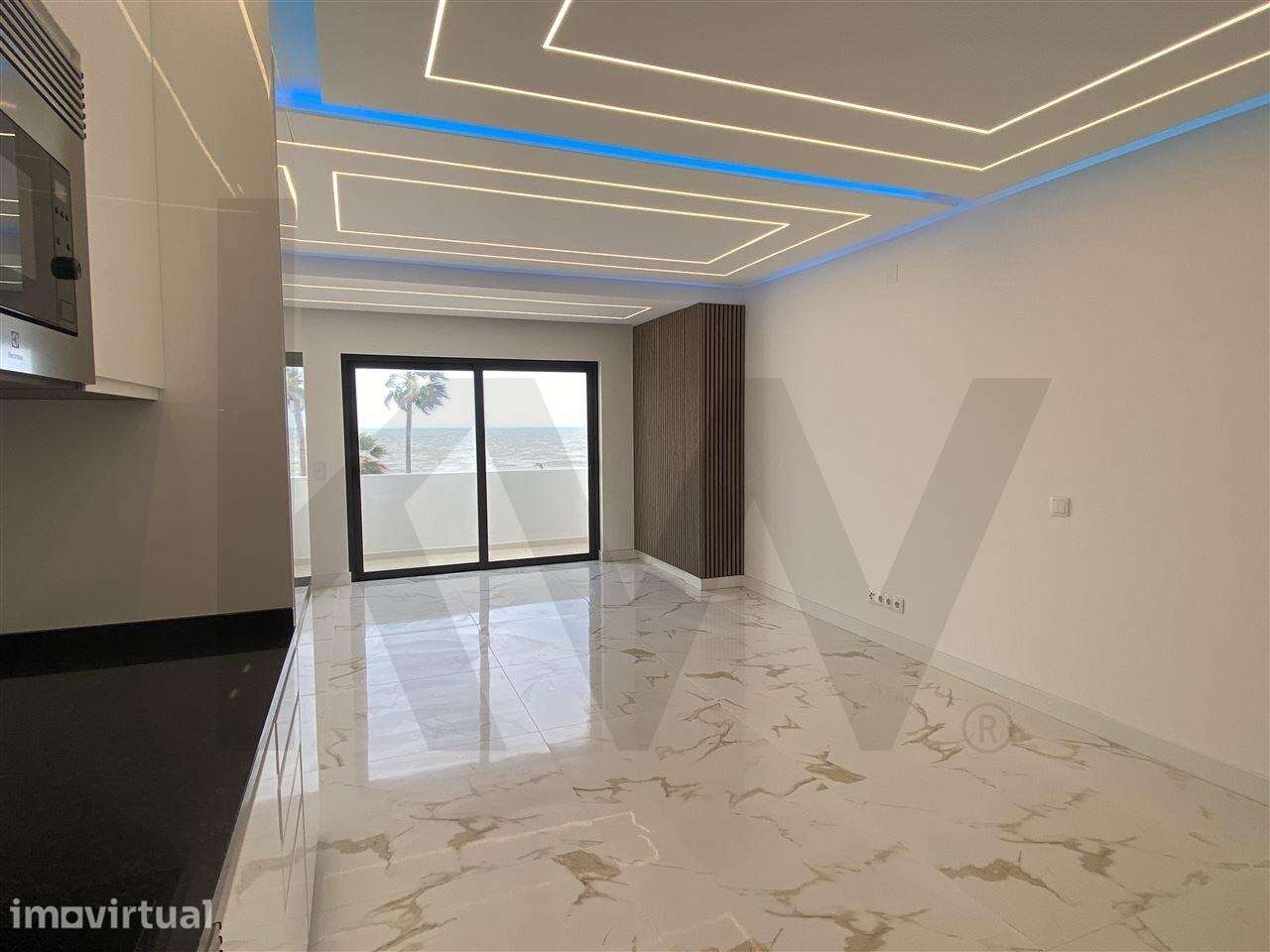 Apartamento T2 Renovado com vista mar - 1ª linha de mar em Quarteira - Grande imagem: 4/38