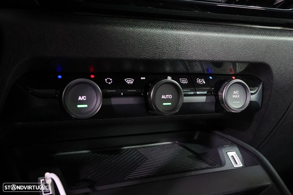 Citroën C4 PureTech 130 Stop&Start EAT8 FEEL PACK - 19