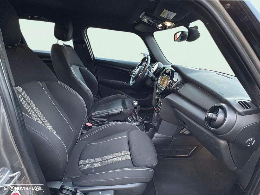 MINI 5 Portas One D - 18