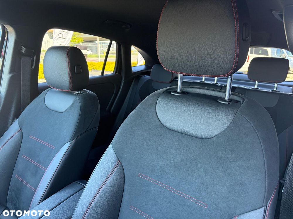 Mercedes-Benz GLA 200 mHEV AMG Line 7G-DCT - 14