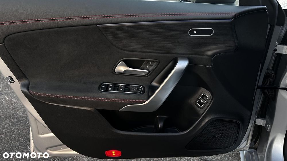 Mercedes-Benz CLA - 9