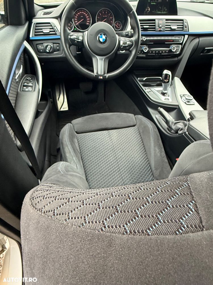 BMW Seria 3 330e iPerformance M Sport - 13