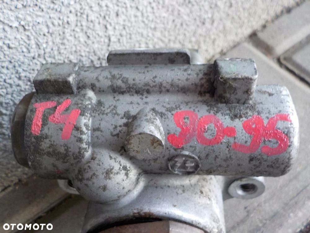 VW T4 1.9 TD 90-95 POMPA WSPOMAGANIA KIER - 2