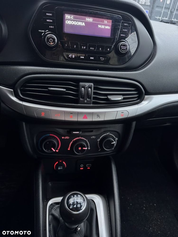 Fiat Tipo 1.4 16V Easy - 26