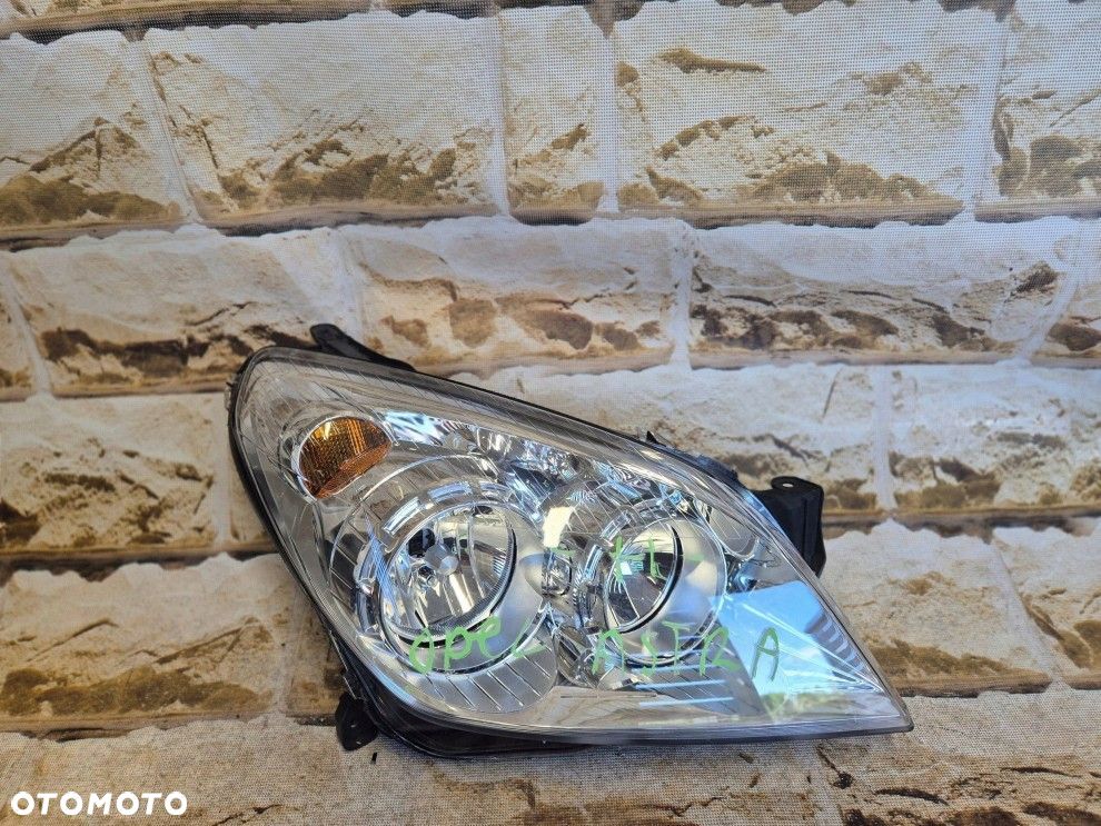 Reflektor Przód strona prawa Opel Astra H III lift 1EG27037042 - 1