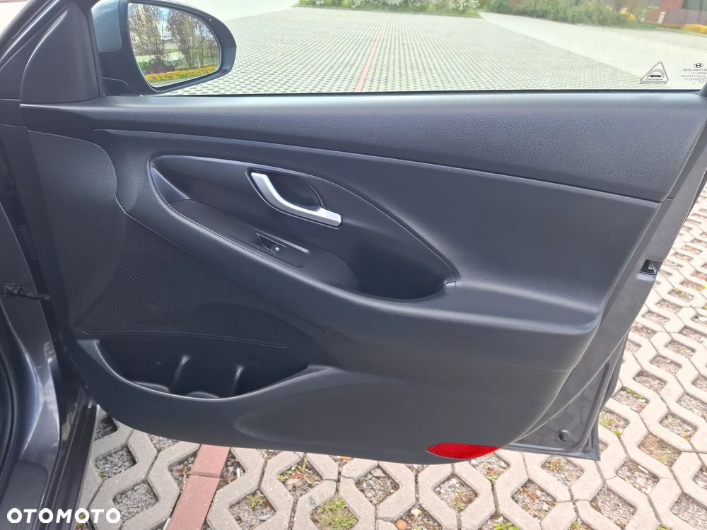 Hyundai i30 1.4 Classic + - 16
