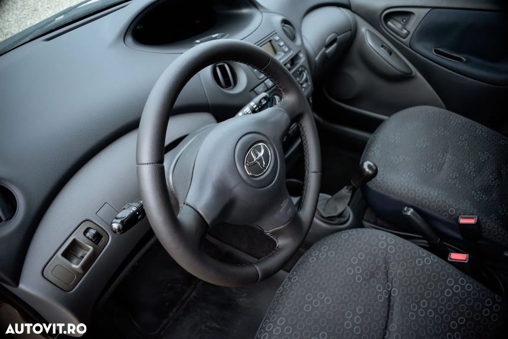 Toyota Yaris 1.3 Sol - 11