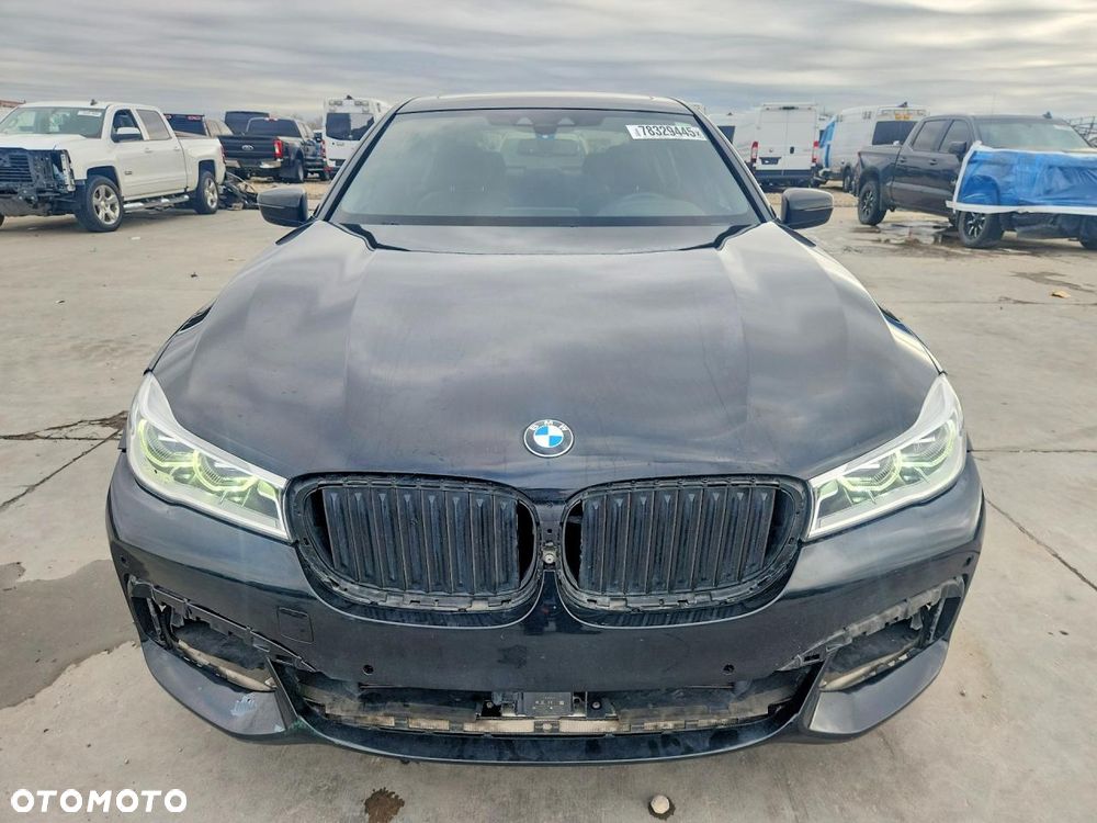 BMW Seria 7 750i xDrive - 6