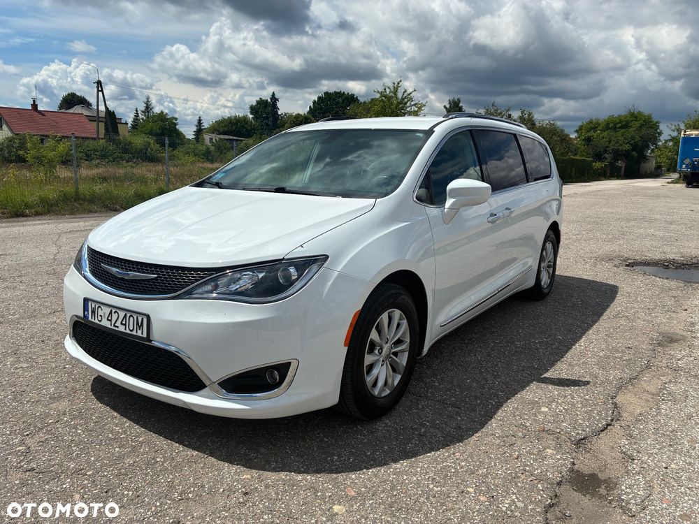 Chrysler Pacifica - 6