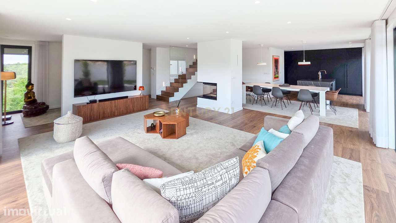 Moradia Contemporânea T4 com Piscina | Arquitetura Premium | Brufe, Vi - Grande imagem: 3/34