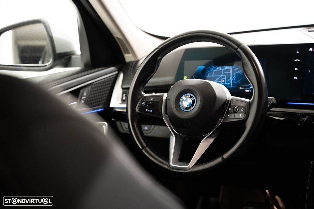 BMW iX1 xDrive30 xLine - 12