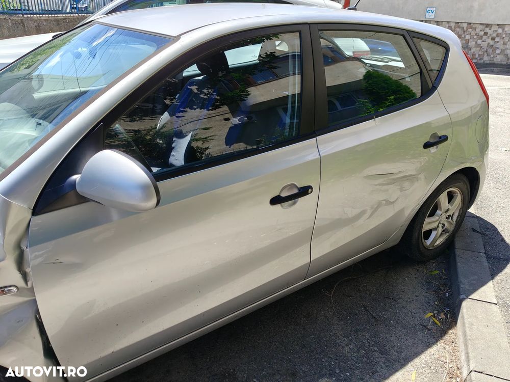 HYUNDAI i30 2009 — imagine 4