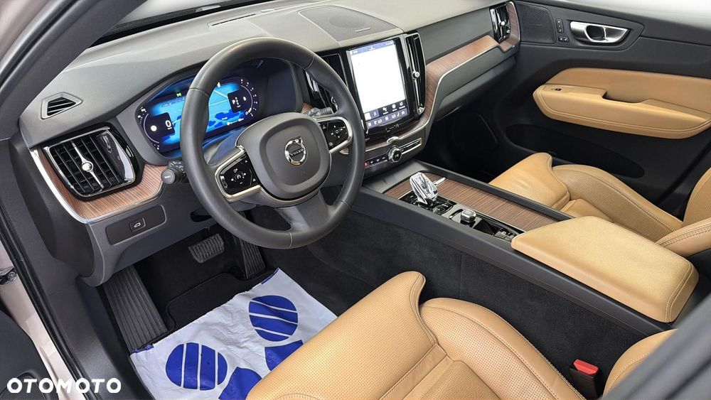 Volvo XC 60 B4 D Plus Dark - 10