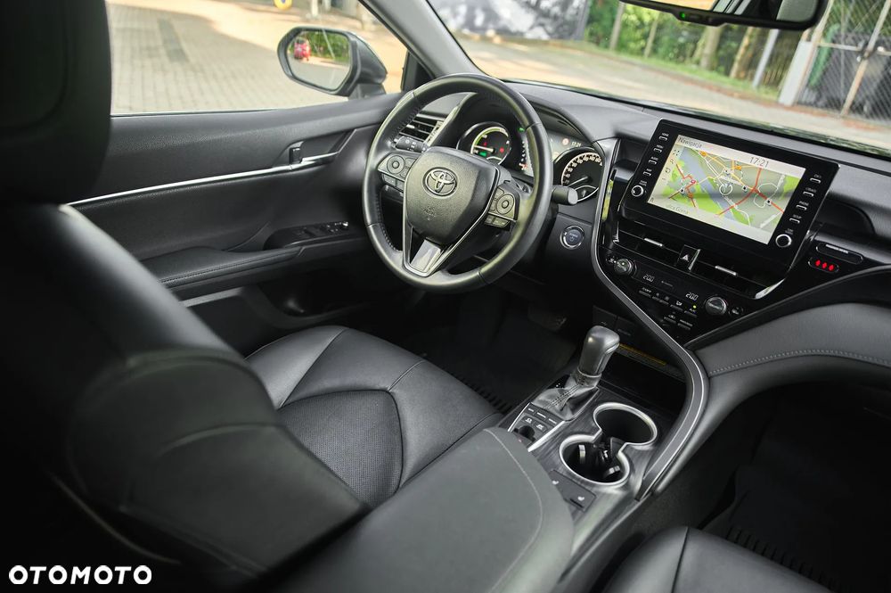 Toyota Camry 2.5 Hybrid Executive CVT - 27