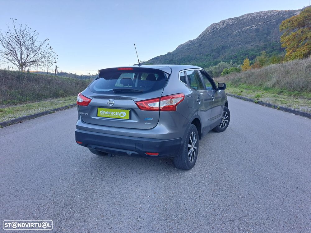 Nissan Qashqai 1.5 dCi DPF acenta - 4