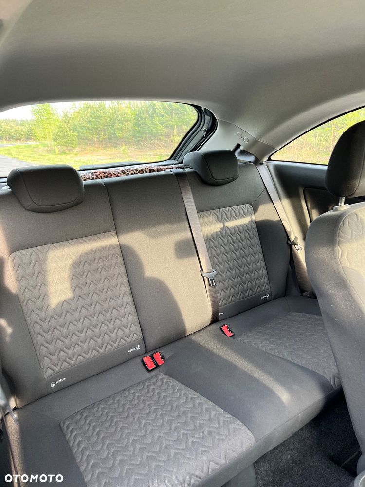Opel Corsa 1.2 16V Edition / Active - 9
