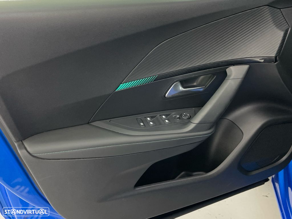 Peugeot 2008 1.2 PureTech Allure EAT8 - 18