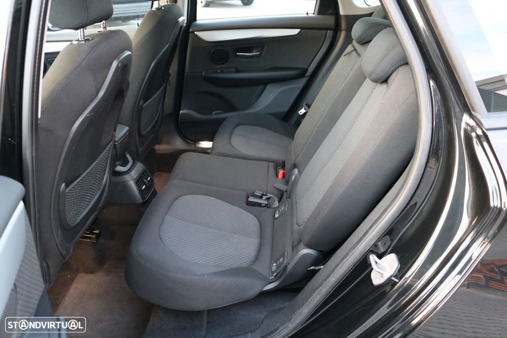 BMW 218 Active Tourer d Aut. - 32