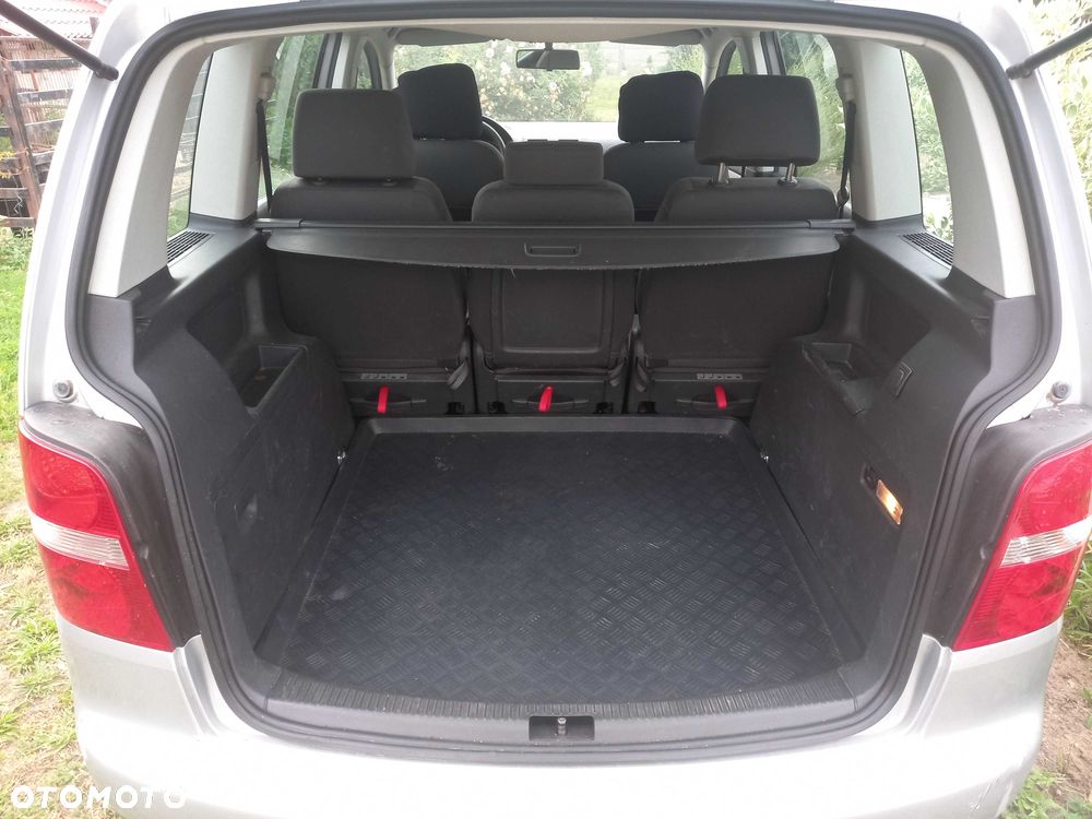 Volkswagen Touran - 6