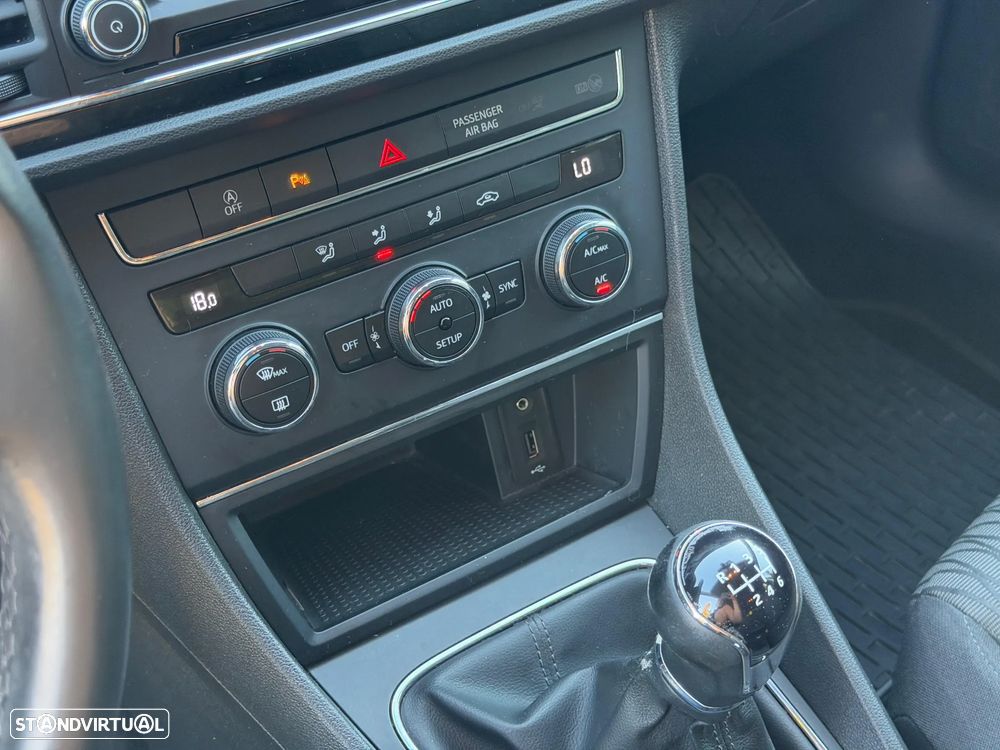 SEAT Leon 1.6 TDI Style Ecomotive - 9