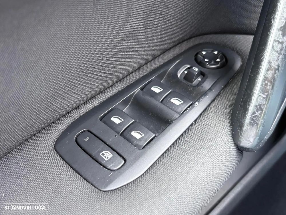 Peugeot 308 SW 1.2 PureTech Style - 33