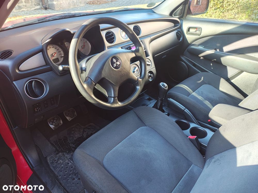 Mitsubishi Outlander 2.0 4WD Intense - 10