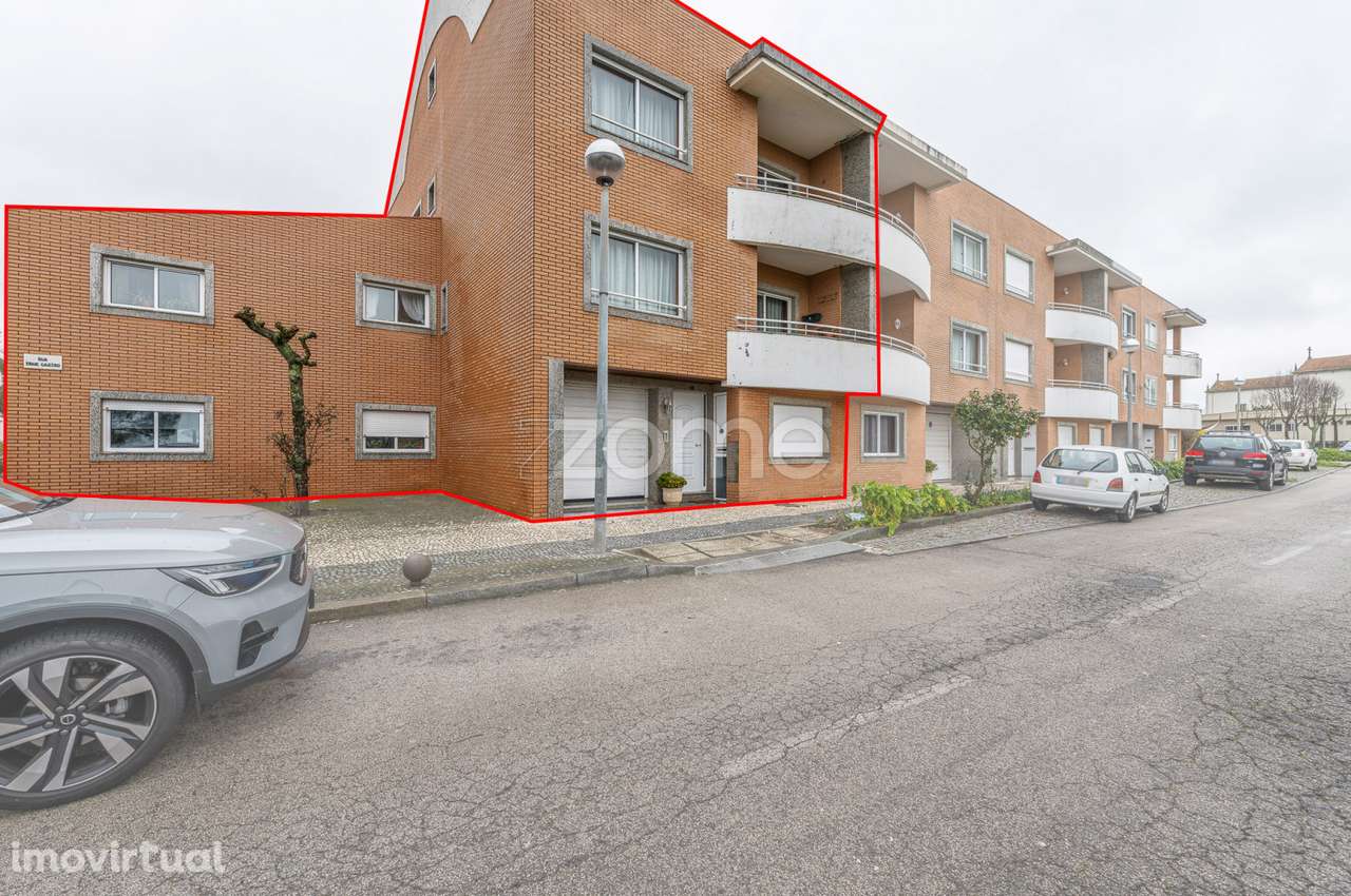 Moradia T8, em Silvalde, Espinho - Grande imagem: 5/50