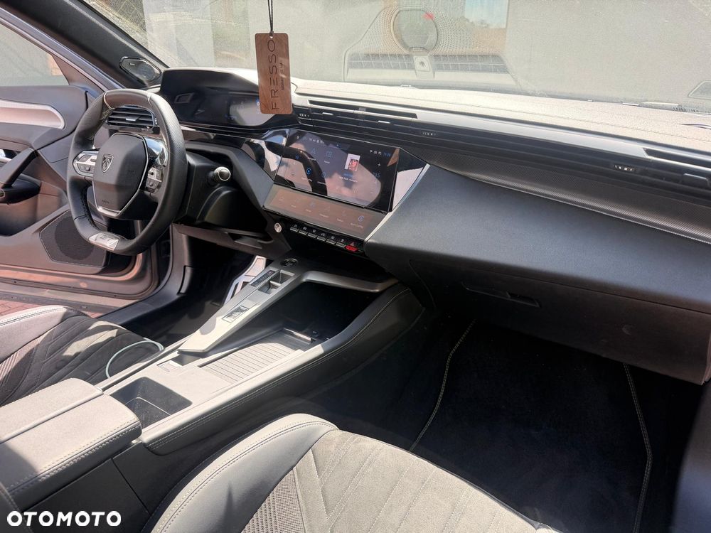 Peugeot 408 1.6 Plug-In Hybrid 180 GT EAT8 - 6