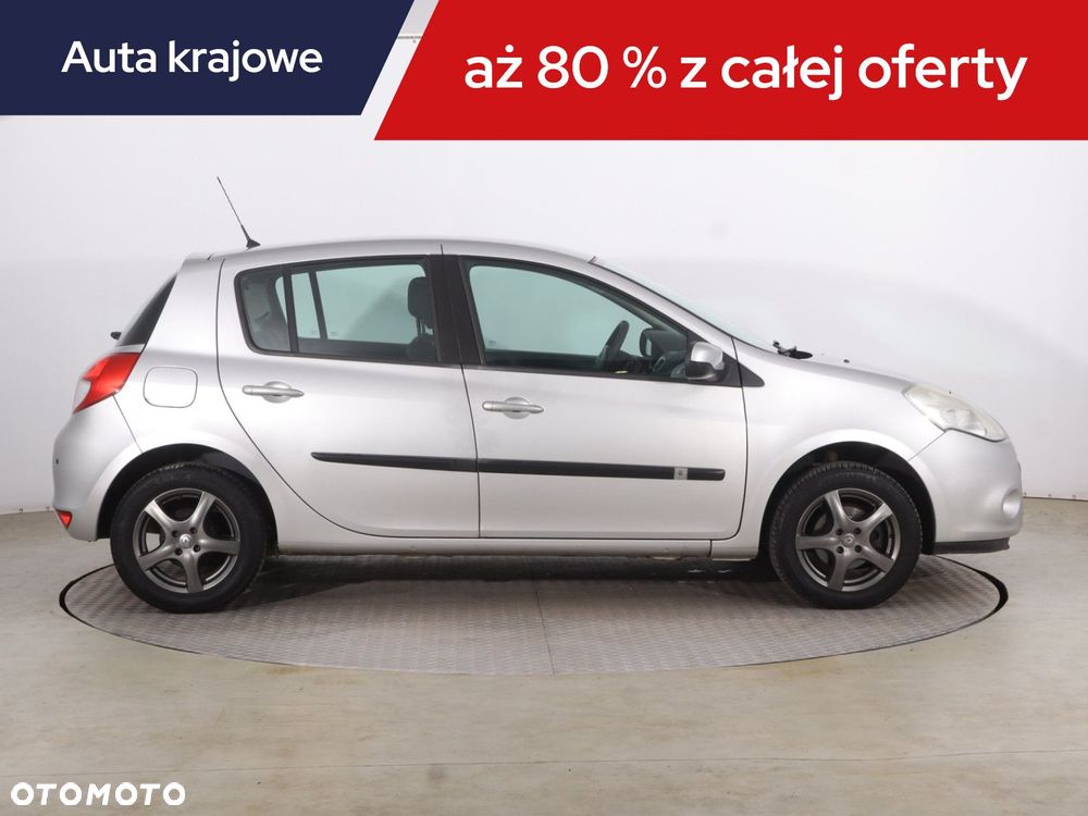 Renault Clio - 8