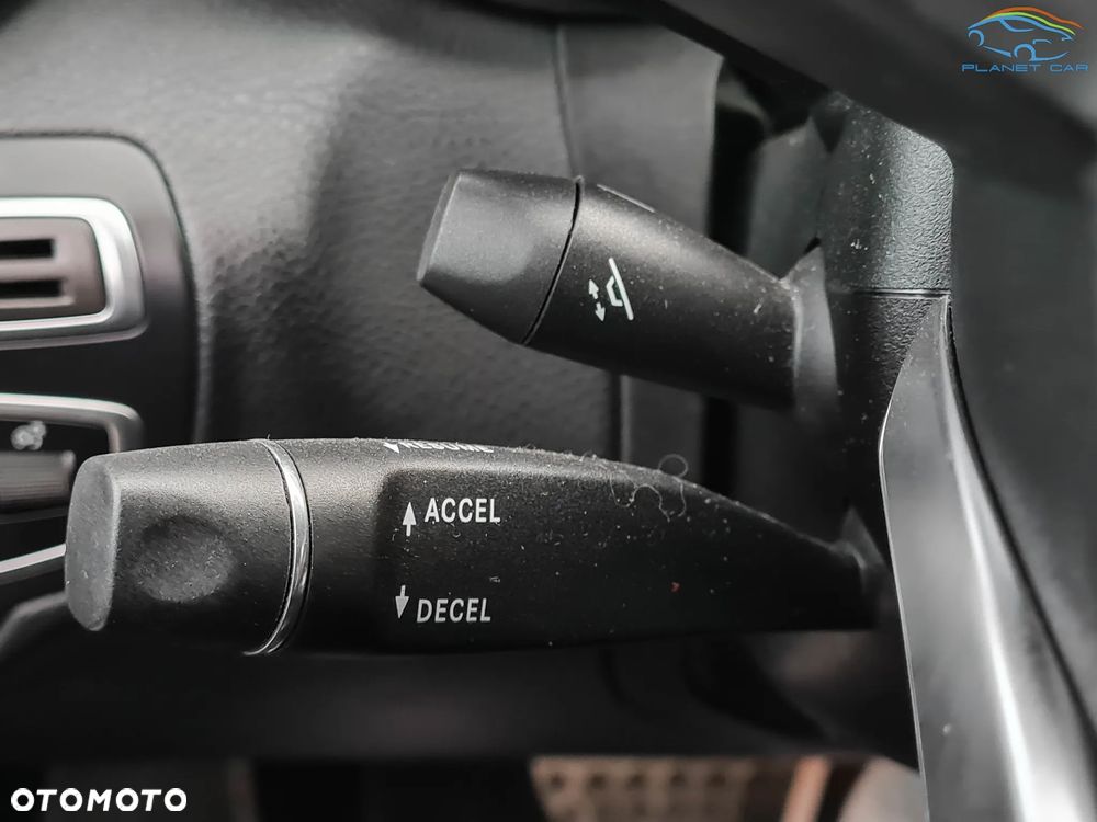 Mercedes-Benz Klasa C 300 4Matic 9G-TRONIC AMG Line - 22