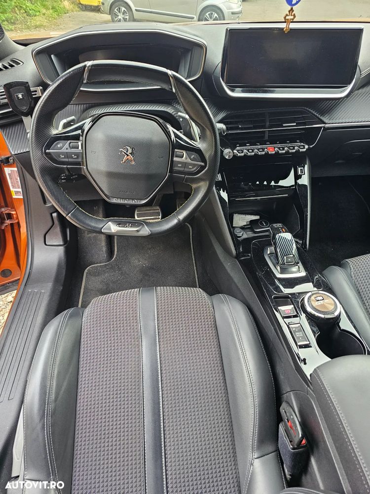Peugeot 2008 1.2 L PureTech STT EAT8 GT Line - 7