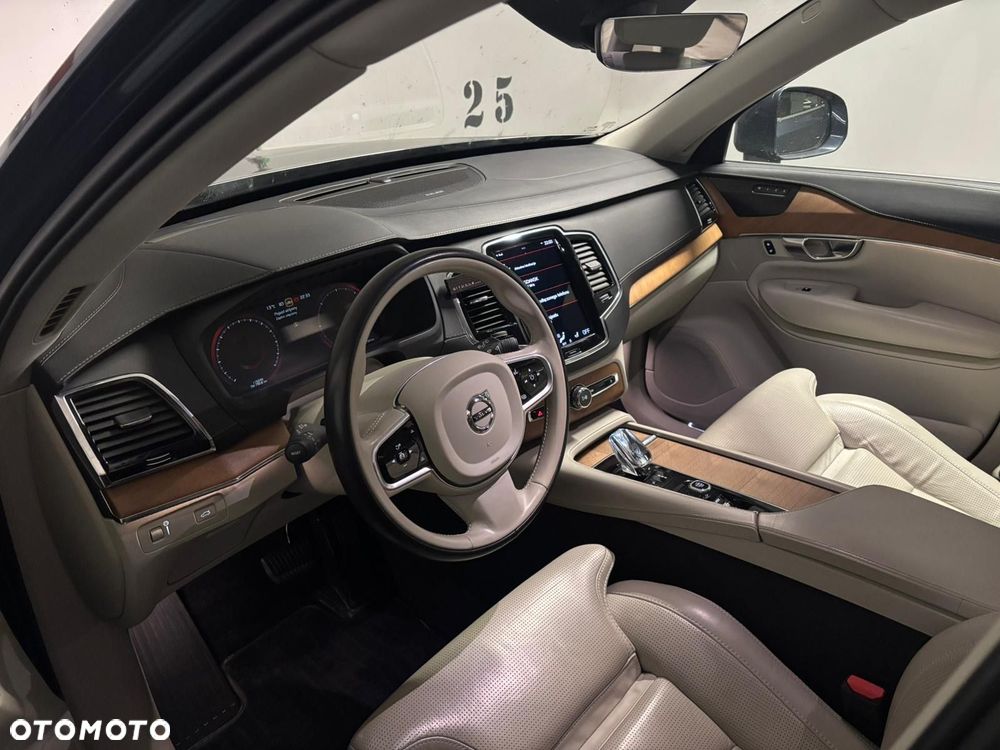 Volvo XC 90 - 16