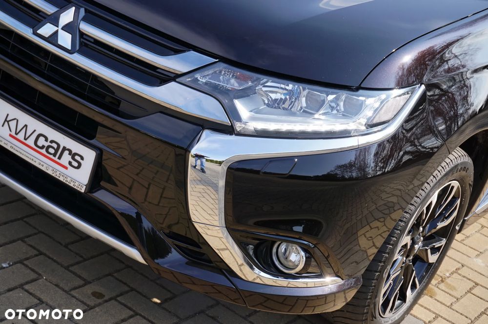 Mitsubishi Outlander 2.0 4WD Plus - 16