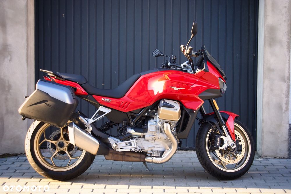Moto Guzzi V100 Mandello - 1