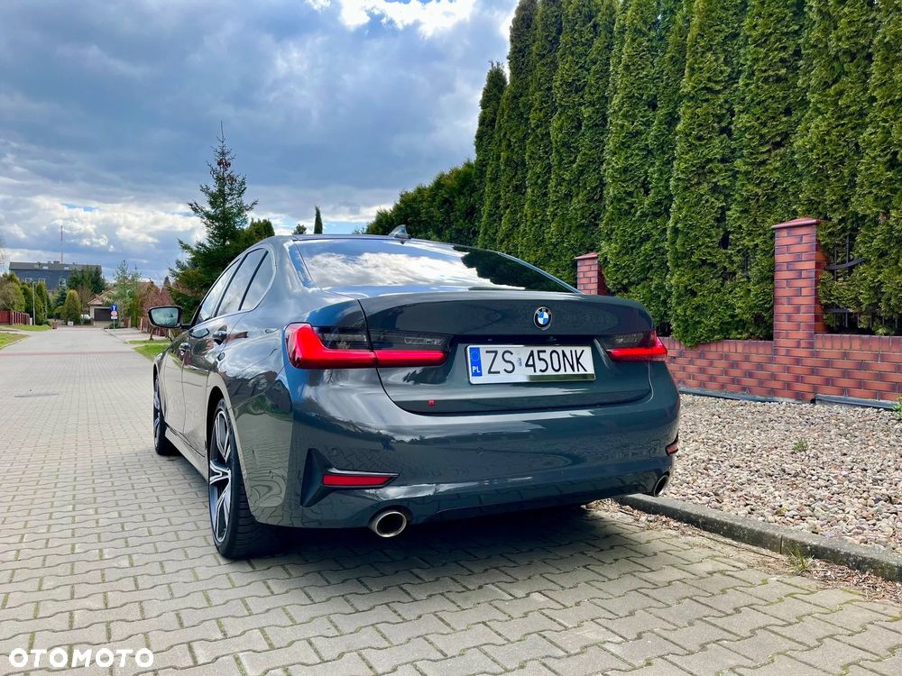 BMW Seria 3 320i M Sport - 5