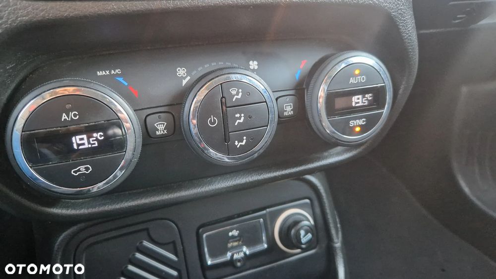 Jeep Renegade 1.4 MultiAir Limited - 16