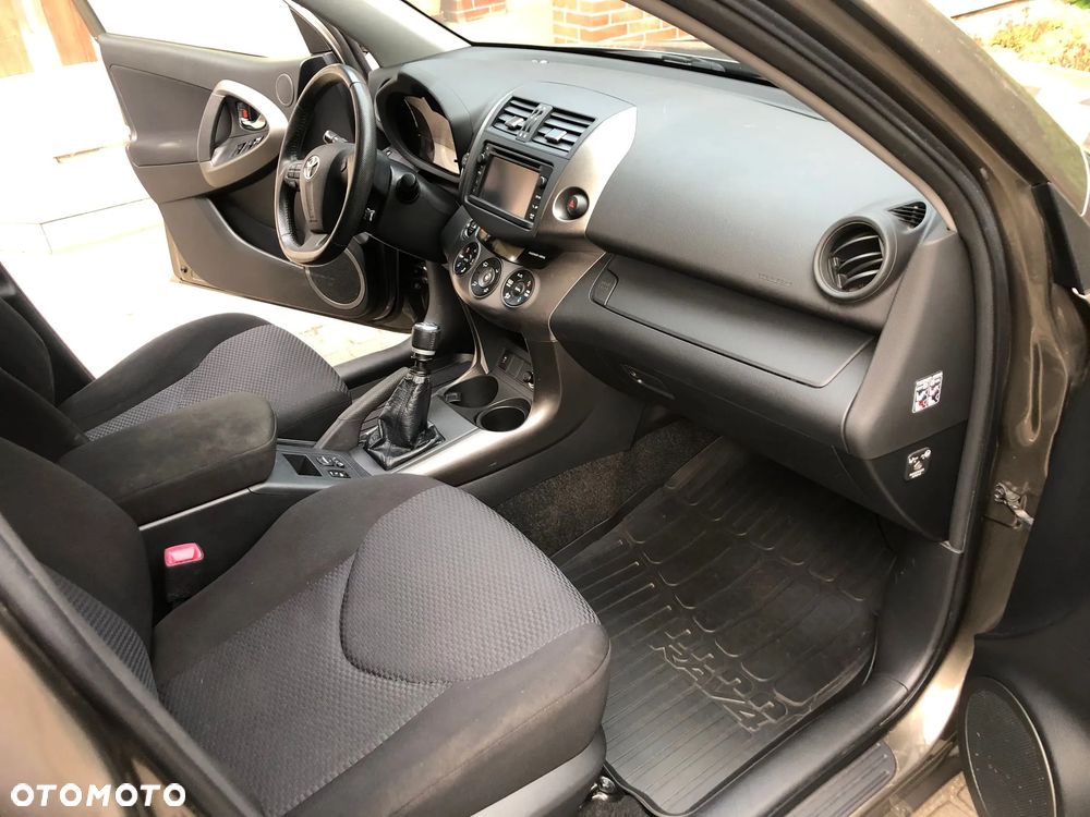 Toyota RAV4 2.0 VVT-i Luna - 7
