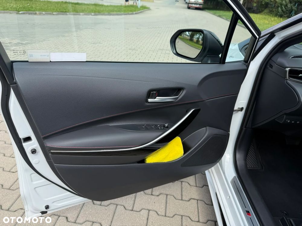 Toyota Corolla 2.0 Hybrid GR Sport Dynamic - 11