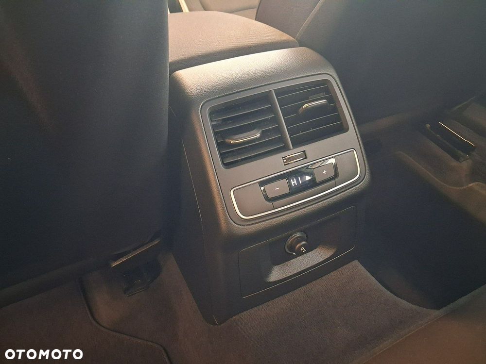 Audi A4 Limousine - 15