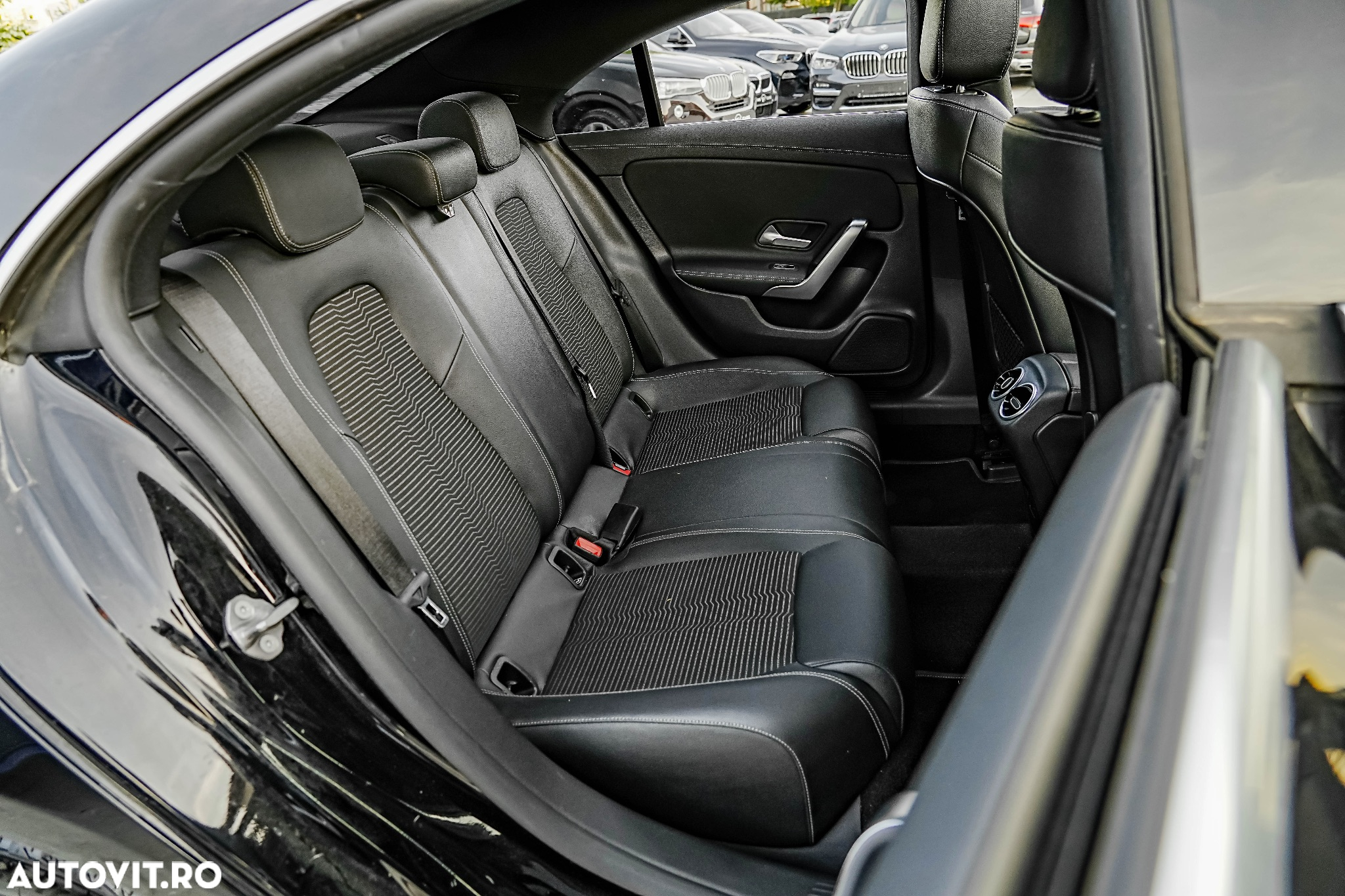 Mercedes-Benz CLA 180 7G-DCT Special Edition - 22