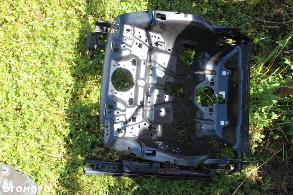 SIEDZISKO STELAŻ FOTELA LEWEGO GOLF VII H/B 2017 - 4