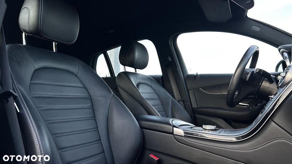 Mercedes-Benz GLC - 25