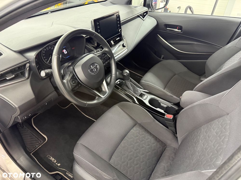 Toyota Corolla 2.0 Hybrid Comfort - 21