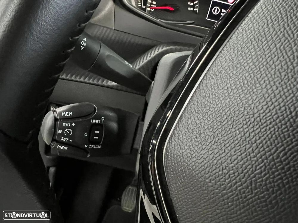 Peugeot 2008 1.2 PureTech Active - 16