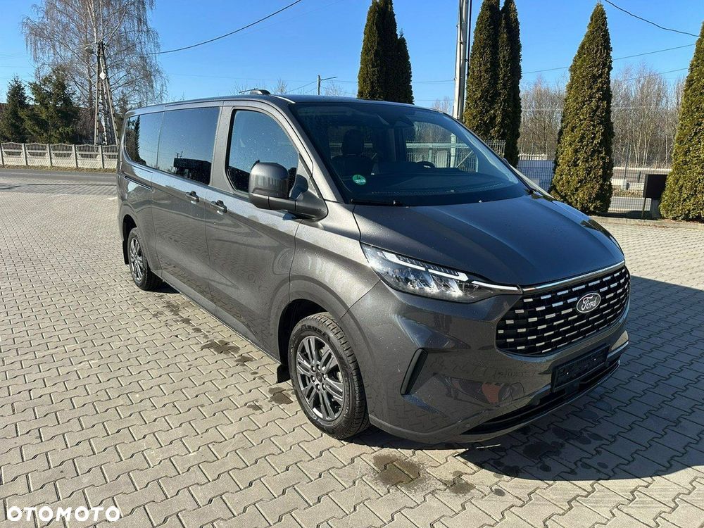 Ford Tourneo Custom - 8