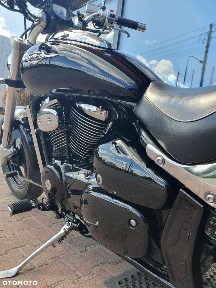 Suzuki Intruder - 12