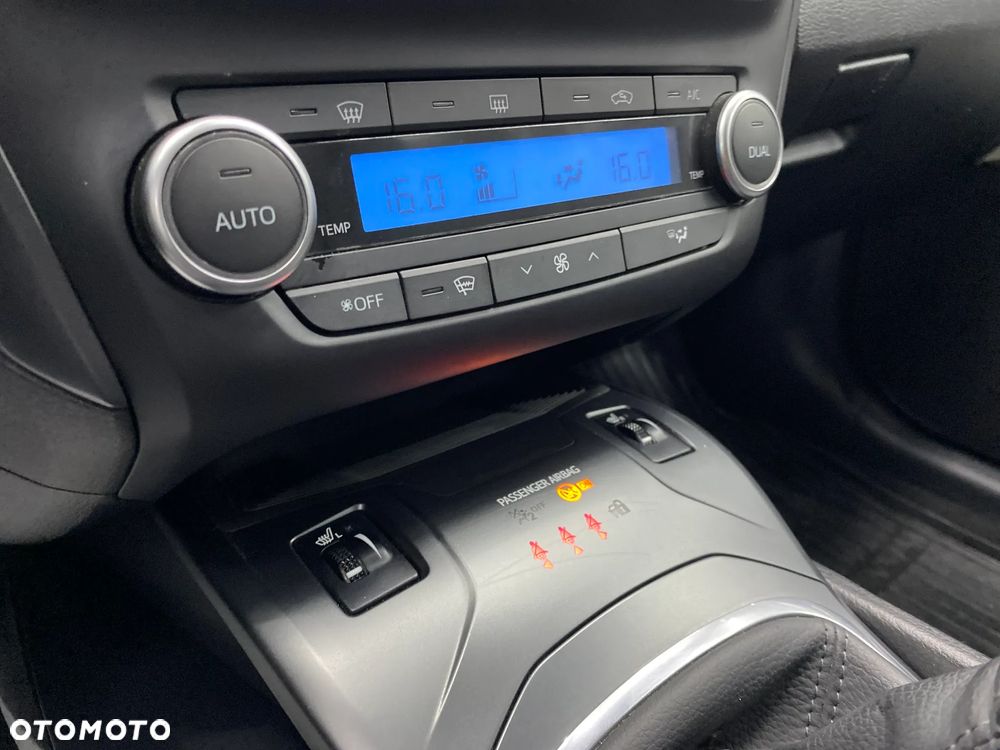 Toyota Avensis 2.0 D-4D Prestige - 26