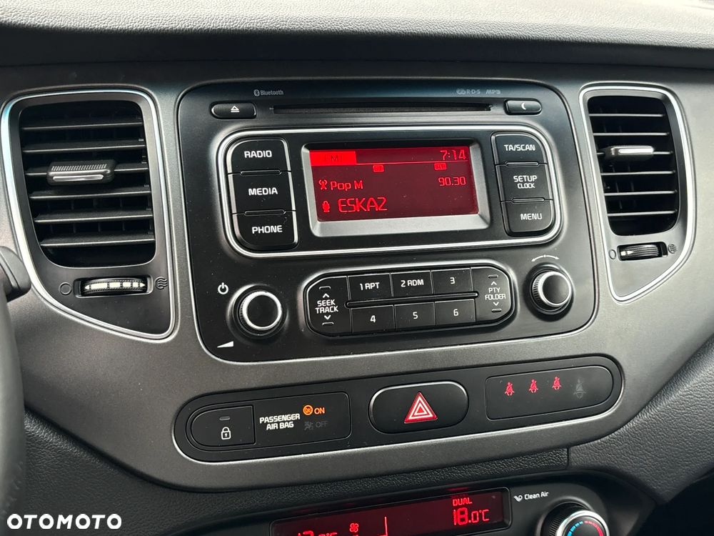 Kia Carens 1.6 GDI Attract - 29