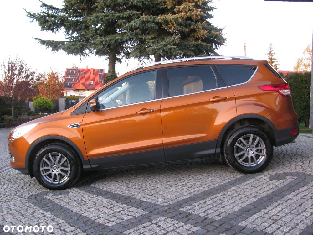 Ford Kuga 2.0 TDCi 2x4 Titanium - 4