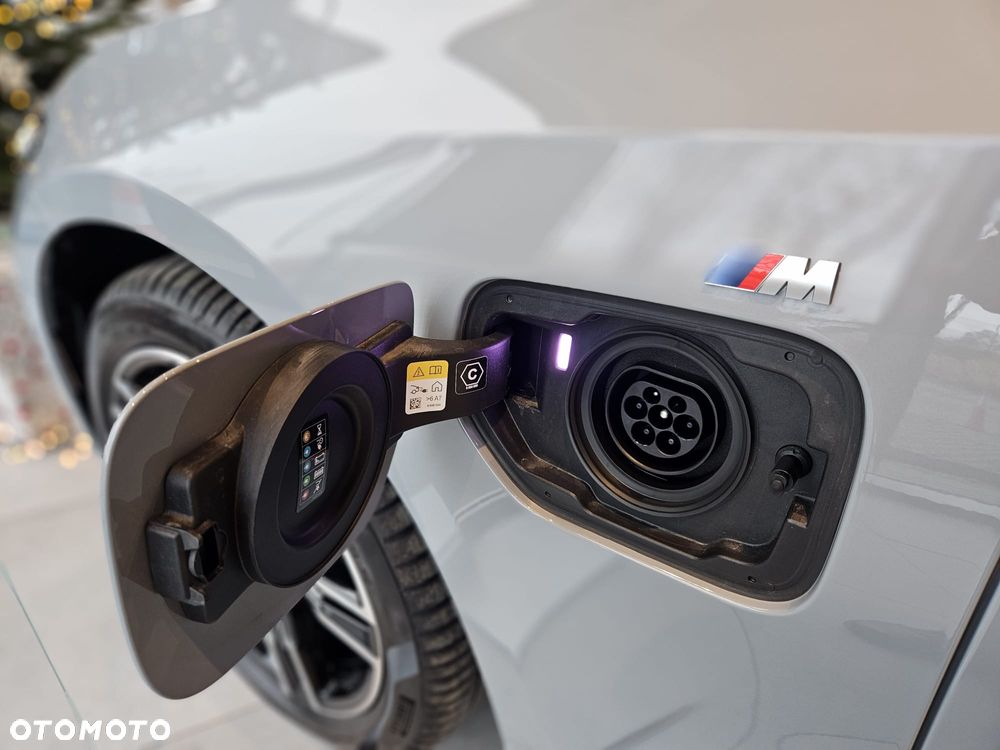 BMW Seria 3 330e - 18